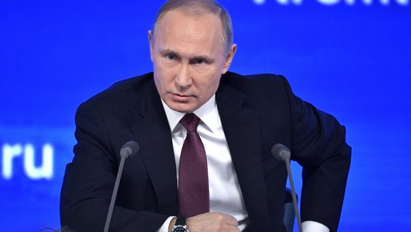 Президент РФ Владимир Путин на двенадцатой большой ежегодной пресс-конференции в Центре международной торговли на Красной Пресне Президент РФ Владимир Путин на двенадцатой большой ежегодной пресс-конференции в Центре международной торговли на Красной Пресне