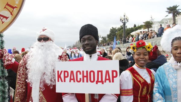 В Ялтинском Мороз-параде приняли участие 600 участников из Крыма, Севастополя и Краснодара