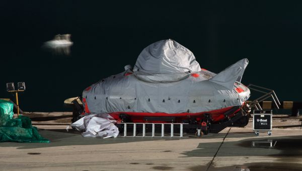 Продолжаются поисковые работы в районе авиакатастрофы Ту-154 в Сочи