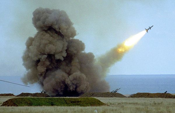 Пуск ракеты С-200 во время учений армии Украины Пуск ракеты С-200 во время учений армии Украины