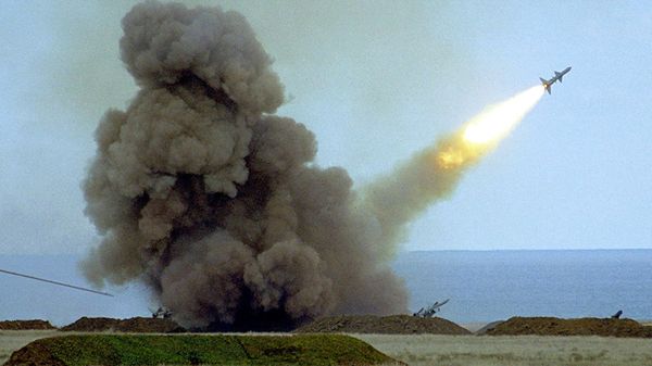 Пуск ракеты С-200 во время учений армии Украины