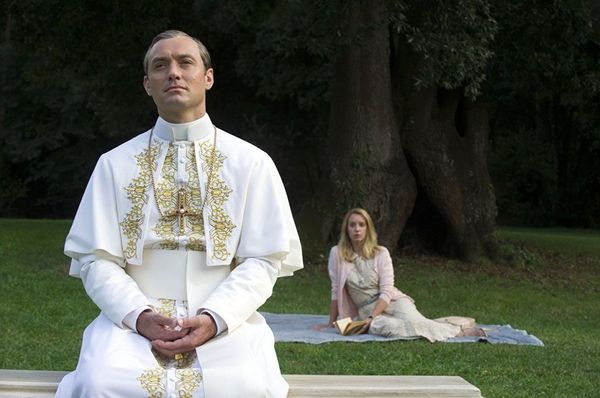 Кадр из сериала Молодой Папа