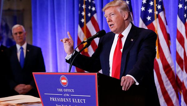 Избранный президент США Дональд Трамп во время первой официальной пресс-конференции в Нью-Йорке