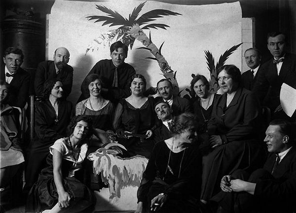 Встреча Нового года в доме профессора Баранова на Моховой улице. 1926 год 