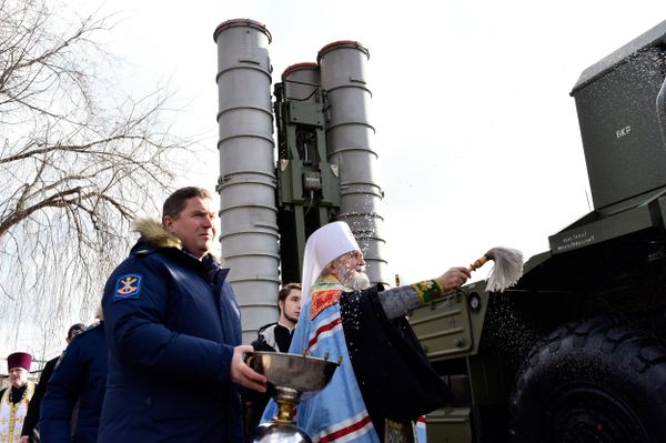 В Феодосии на боевое дежурство заступил полк, вооруженный комплексами ПВО С-400 Триумф