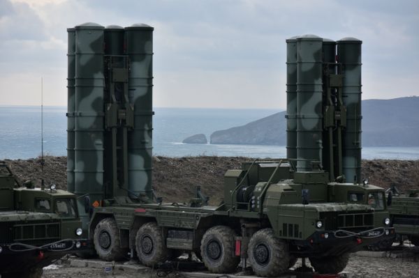 В Феодосии на боевое дежурство заступил полк, вооруженный комплексами ПВО С-400 Триумф