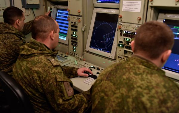 В Феодосии на боевое дежурство заступил полк, вооруженный комплексами ПВО С-400 Триумф