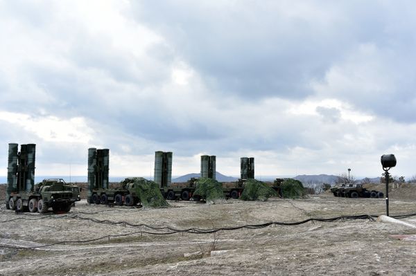 В Феодосии на боевое дежурство заступил полк, вооруженный комплексами ПВО С-400 Триумф