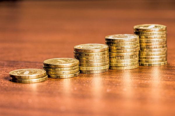 Монеты номиналом 10 российских рублей 