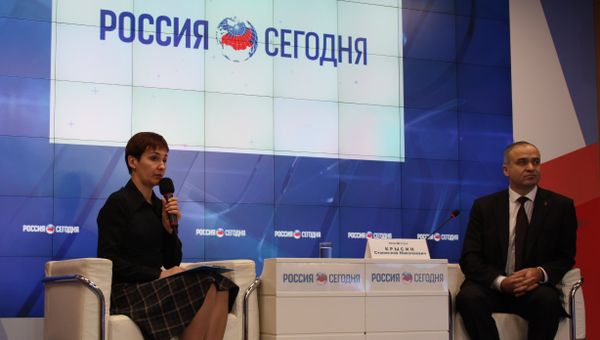 Глава администрации Феодосии Станислав Крысин на пресс-конференции в мультимедийном пресс-центре МИА Россия сегодня в Симферополе Глава администрации Феодосии Станислав Крысин на пресс-конференции в мультимедийном пресс-центре МИА Россия сегодня в Симферополе