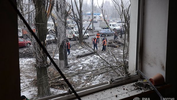 Последствия ночного обстрела в Калининском районе Донецка