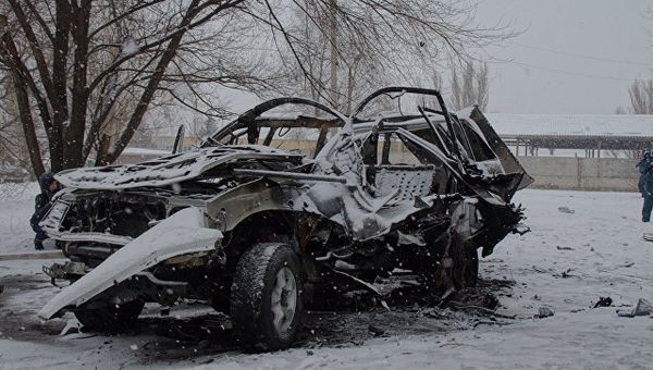 Взорванная машина начальника управления Народной милиции ЛНР Олега Анащенко