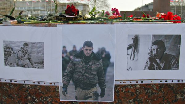 В Симферополе состоялась акция в память о погибшем в Донецкой народной республике командира батальона Сомали Михаила Толстых (Гиви)
