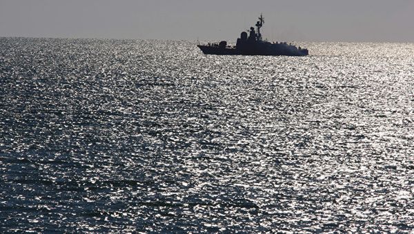Судно в море