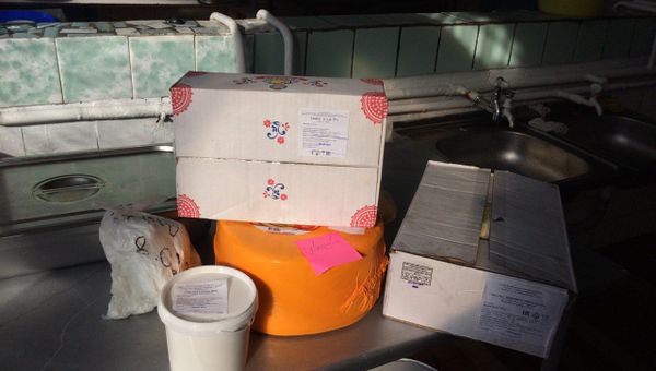 Уничтожение фальсифицированной продукции в школе и детсаду села Скворцово Симферопольского района