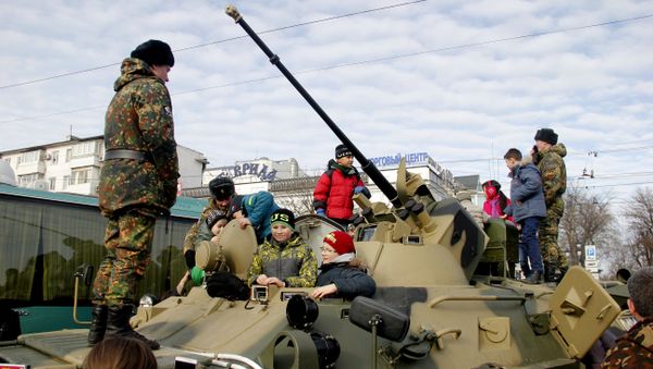 Выставка военной техники в Симферополе, посвященная Дню защитника Отечества