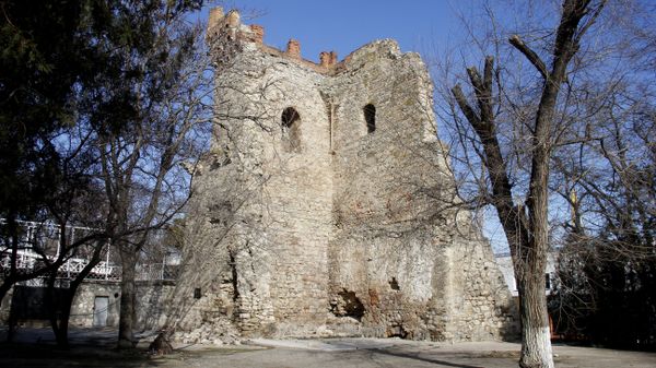 Башня святого Константина в Феодосии