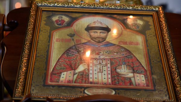 Икона в часовне в честь святых царственных страстотерпцев государя Николая II и его семьи, расположенной возле прокуратуры Республики Крым