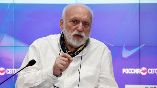 Греческий режиссер, постановщик спектакля Троянки Ангелос Сидератос на пресс-конференции в мультимедийном пресс-центре МИА Россия сегодня в Симферополе