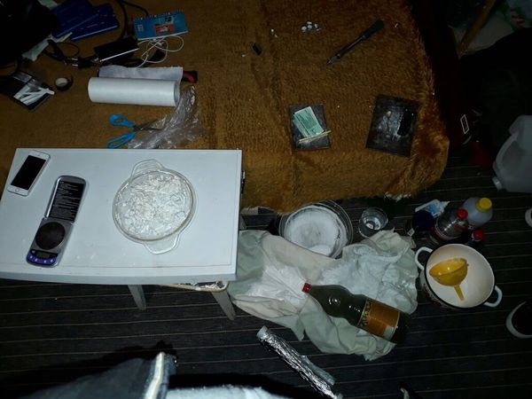 Сотрудниками УФСБ России по Республике Крым и городу Севастополю пресечена деятельность домашней лаборатории по производству наркотического средства метамфетамин