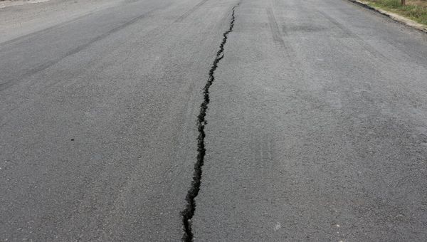 Оползень на дороге в Крыму. Архивное фото