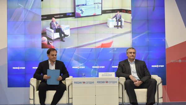 Пресс-конференция в формате видеомоста Симферополь – Москва главы Республики Крым Сергея Аксенова
