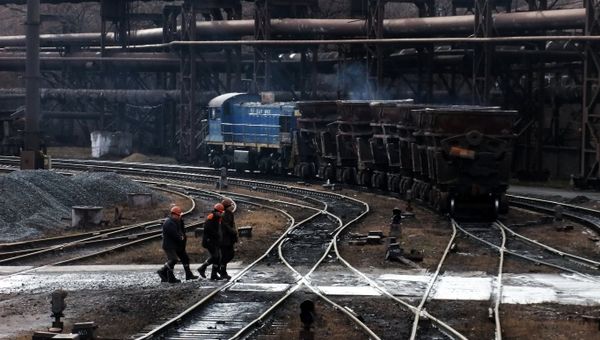 Завод в Донбассе