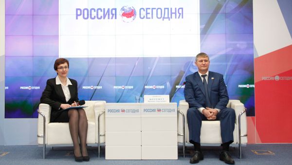 Депутат Государственной Думы России Михаил Шеремет на пресс-конференции в мультимедийном пресс-центре МИА Россия сегодня в Симферополе Депутат Государственной Думы России Михаил Шеремет на пресс-конференции в мультимедийном пресс-центре МИА Россия сегодня в Симферополе