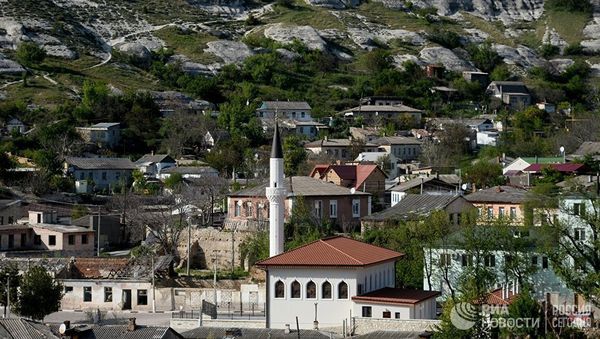 Вид на Большую Ханскую мечеть на территории Бахчисарайского историко-культурного заповедника Крыма Хансарай