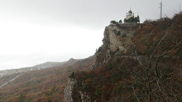Церковь Воскресения Христова на Красной скале над поселком Форос в Крыму