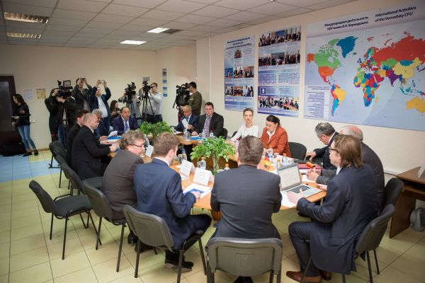 Международный круглый стол Народная дипломатия как основной ресурс налаживания межнационального диалога, обеспечения взаимопонимания между народами с участием немецкой делегации