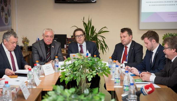 Международный круглый стол Народная дипломатия как основной ресурс налаживания межнационального диалога, обеспечения взаимопонимания между народами с участием немецкой делегации