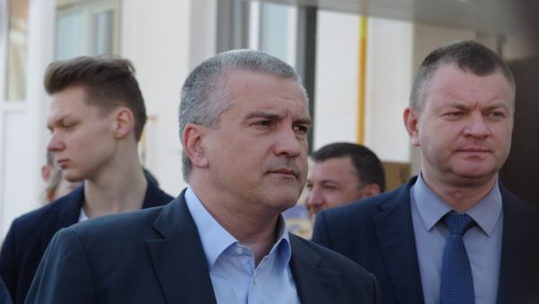 Глава Республики Крым Аксенов осмотрел дома для переселенцев из зоны строительства моста в Крым