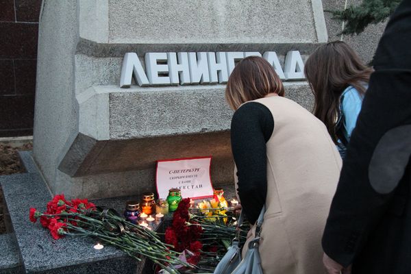 Акция памяти в Севастополе в связи с трагическими событиями в Санкт-Петербурге