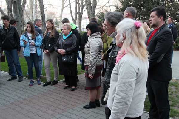 Акция памяти в Севастополе в связи с трагическими событиями в Санкт-Петербурге