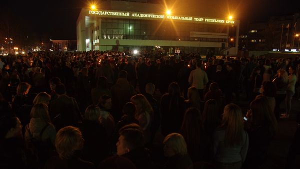 Акция памяти в Симферополе в связи с трагическими событиями в Санкт-Петербурге