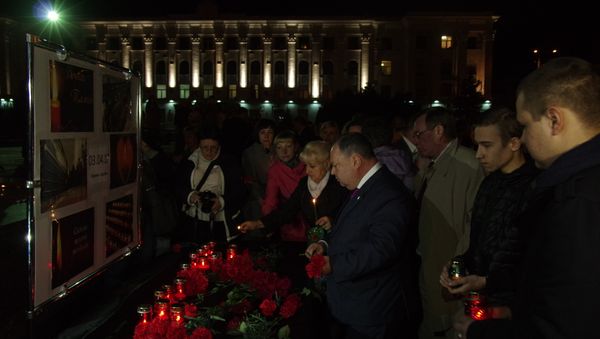 Акция памяти в Симферополе в связи с трагическими событиями в Санкт-Петербурге