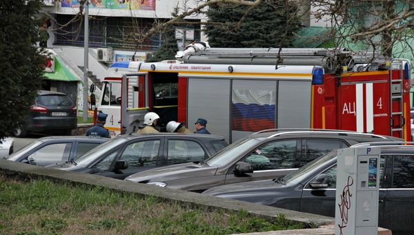 В Симферополе оцепили часть площади Ленина из-за книги, найденной у памятника вождю