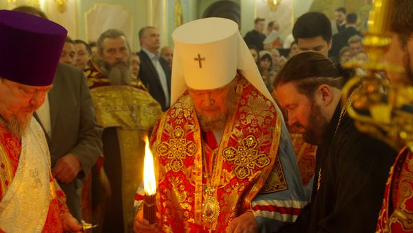 В Симферополь доставили Благодатный огонь