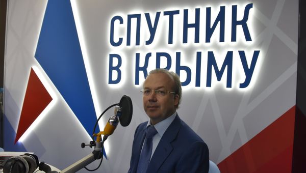 Сопредседатель общероссийской общественной организации Деловая Россия, председатель правления Фонда ЯМЭФ, сопредседатель оргкомитета Андрей Назаров в выездной студии радио Спутник в Крыму