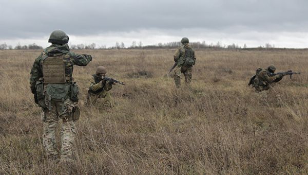 Американские военные инструкторы обучают военнослужащих ВСУ. Архивное фото