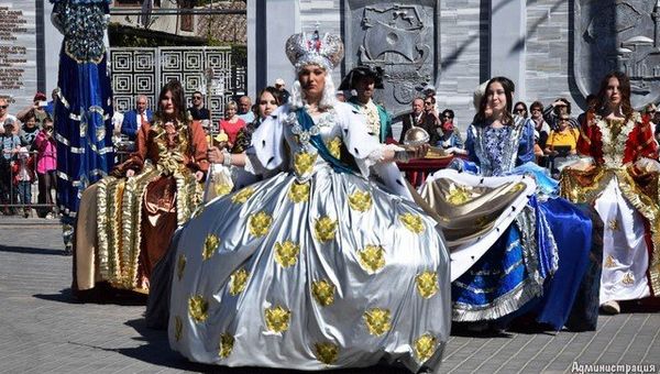 В Евпатории открылся курортный сезон В Евпатории открылся курортный сезон
