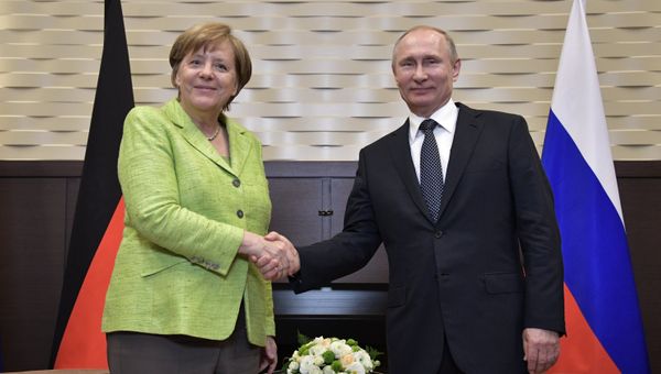 Переговоры президента РФ В. Путина с федеральным канцлером ФРГ А. Меркель Переговоры президента РФ В. Путина с федеральным канцлером ФРГ А. Меркель