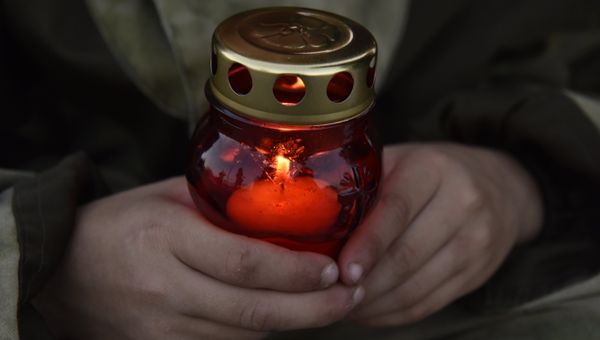 Патриотическая акция Зажги свечу памяти на территории мемориального комплекса Концлагерь Красный в селе Мирное Симферопольского района