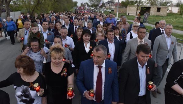 Патриотическая акция Зажги свечу памяти на территории мемориального комплекса Концлагерь Красный в селе Мирное Симферопольского района
