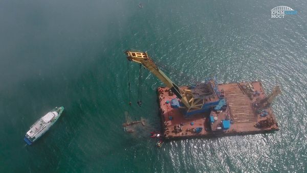 Строители моста в Крым помогли поднять со дна Керченского пролива истребитель времен войны