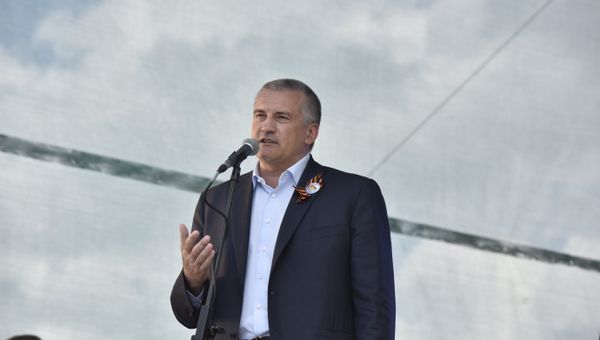 Глава Крыма Сергей Аксенов на крымско-татарском празднике Хыдырлез Глава Крыма Сергей Аксенов на крымско-татарском празднике Хыдырлез