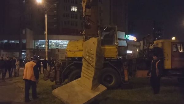В Одессе демонтируют памятный камень маршалу Жукову В Одессе демонтируют памятный камень маршалу Жукову