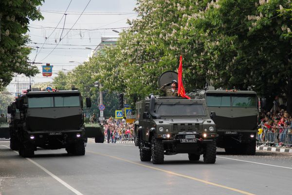 Военный парад в Симферополе Военный парад в Симферополе