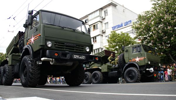 Военный парад в Симферополе Военный парад в Симферополе